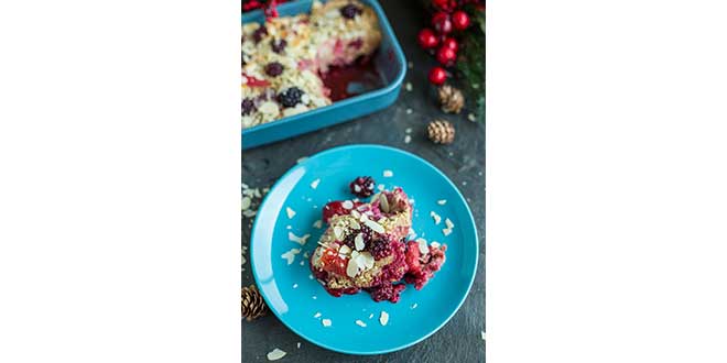Oven-Cooked Oats with Wild Fruits Oven-Cooked Oats with Wild Fruits