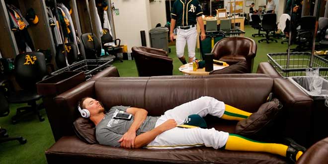 Athletes and jet lag Athletes and jet lag