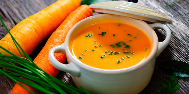 Recipe to make a Carrot Soup with Coconut Milk