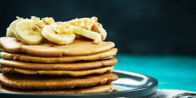 Oat pancakes with egg whites, oats, apple, banana and cinnamon Oat pancakes with egg whites, oats, apple, banana and cinnamon