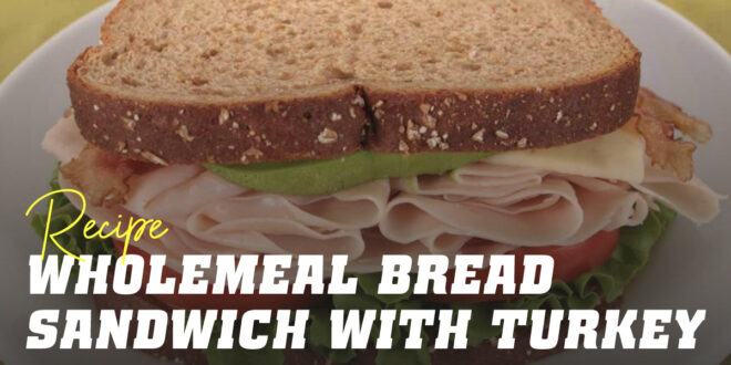 Wholemeal turkey sandwich with orange juice