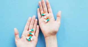 Holding capsules