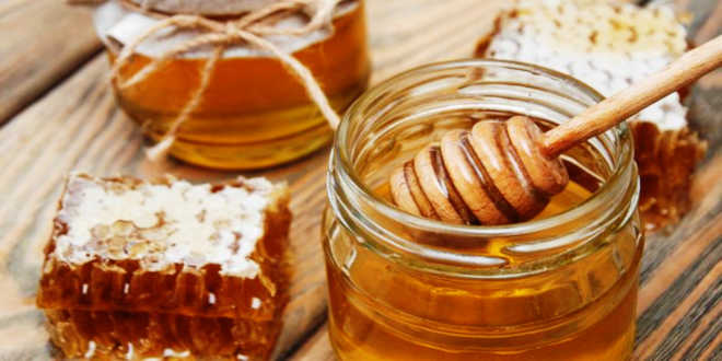 Royal jelly and honey