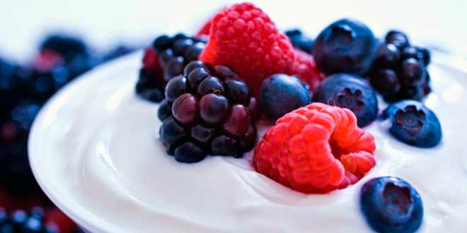 Yogurt with berries