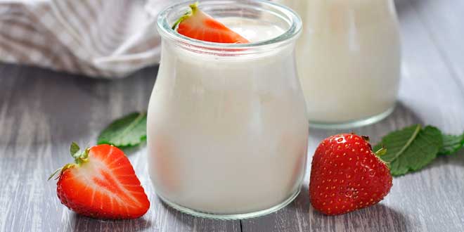 Yogurt with strawberries