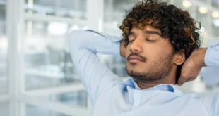 The symptoms of excess vitamin B12 and how to avoid them