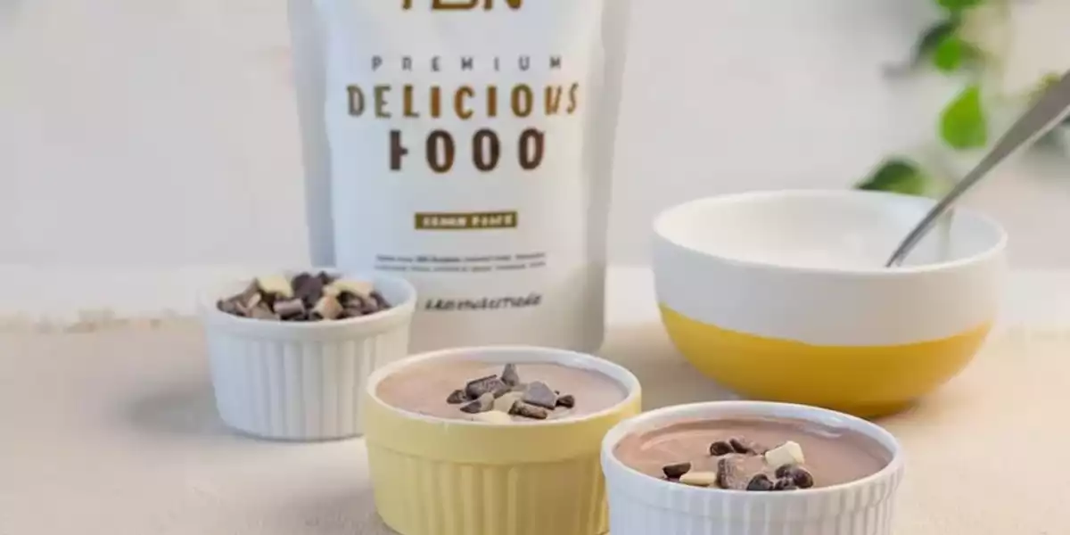 Creamy Greek yogurt with chocolate and high in protein Creamy Greek yogurt with chocolate and high in protein