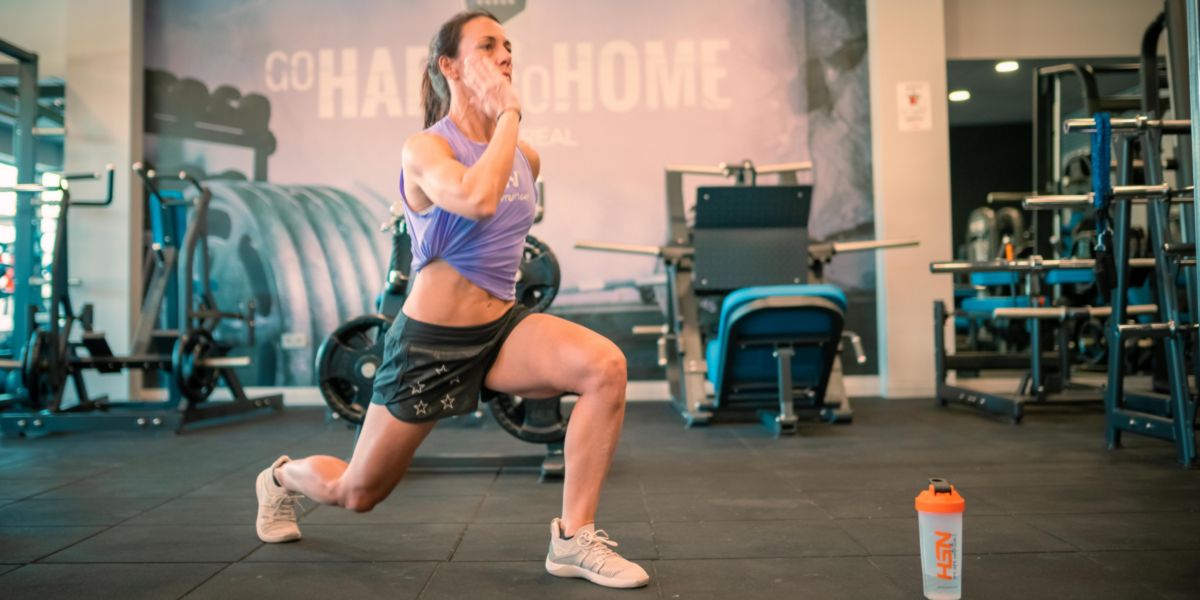 Lunges - exercises without weights Lunges - exercises without weights