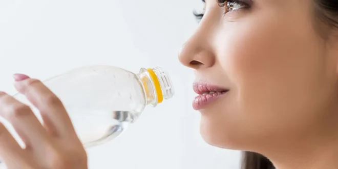 Drinking while you eat can be bad