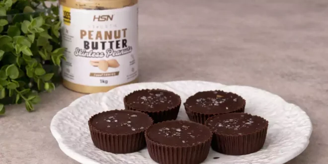 Chocolate Cups Filled with Peanut Butter Protein Cream Chocolate Cups Filled with Peanut Butter Protein Cream