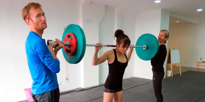 Free squats vs Smith machine Free squats vs Smith machine