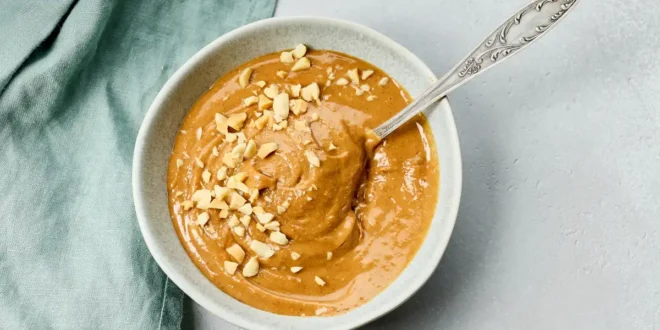 Cottage cheese with peanut butter: the ideal night-time snack for your muscles Cottage cheese with peanut butter: the ideal night-time snack for your muscles