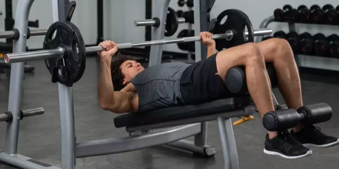 How to Do the Decline Bench Press Correctly and Its Benefits How to Do the Decline Bench Press Correctly and Its Benefits